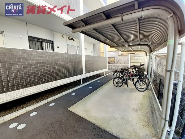 鈴鹿市駅 徒歩5分 2階の物件外観写真